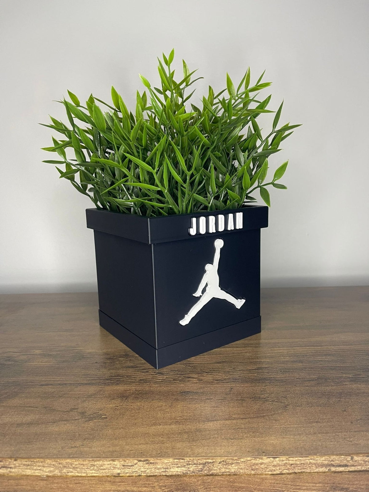 Decorative pot inspired by Air Jordan