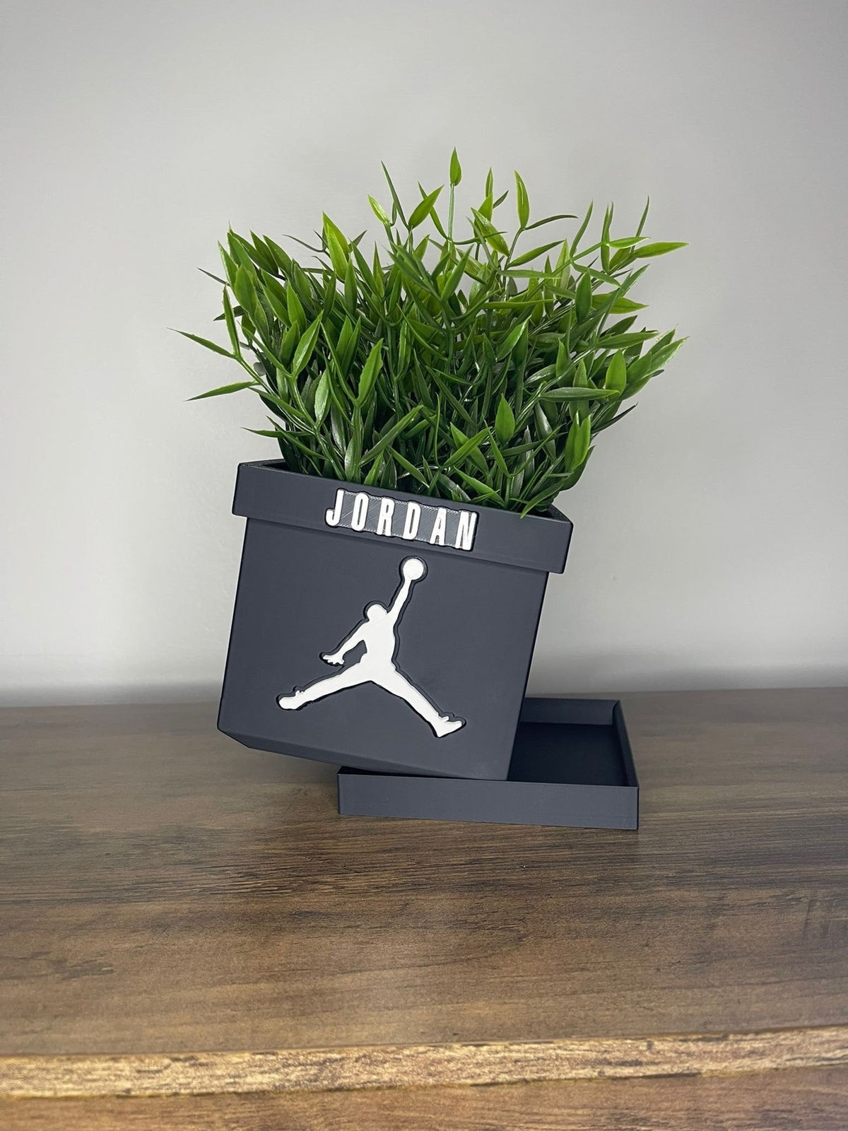 Decorative pot inspired by Air Jordan