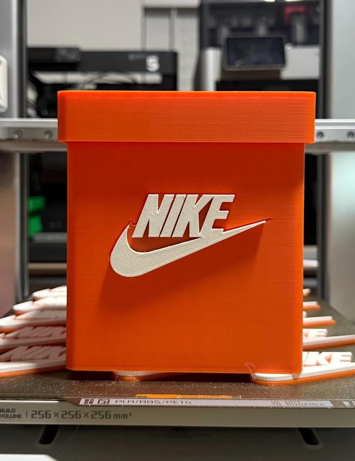 Style Tissue Holder