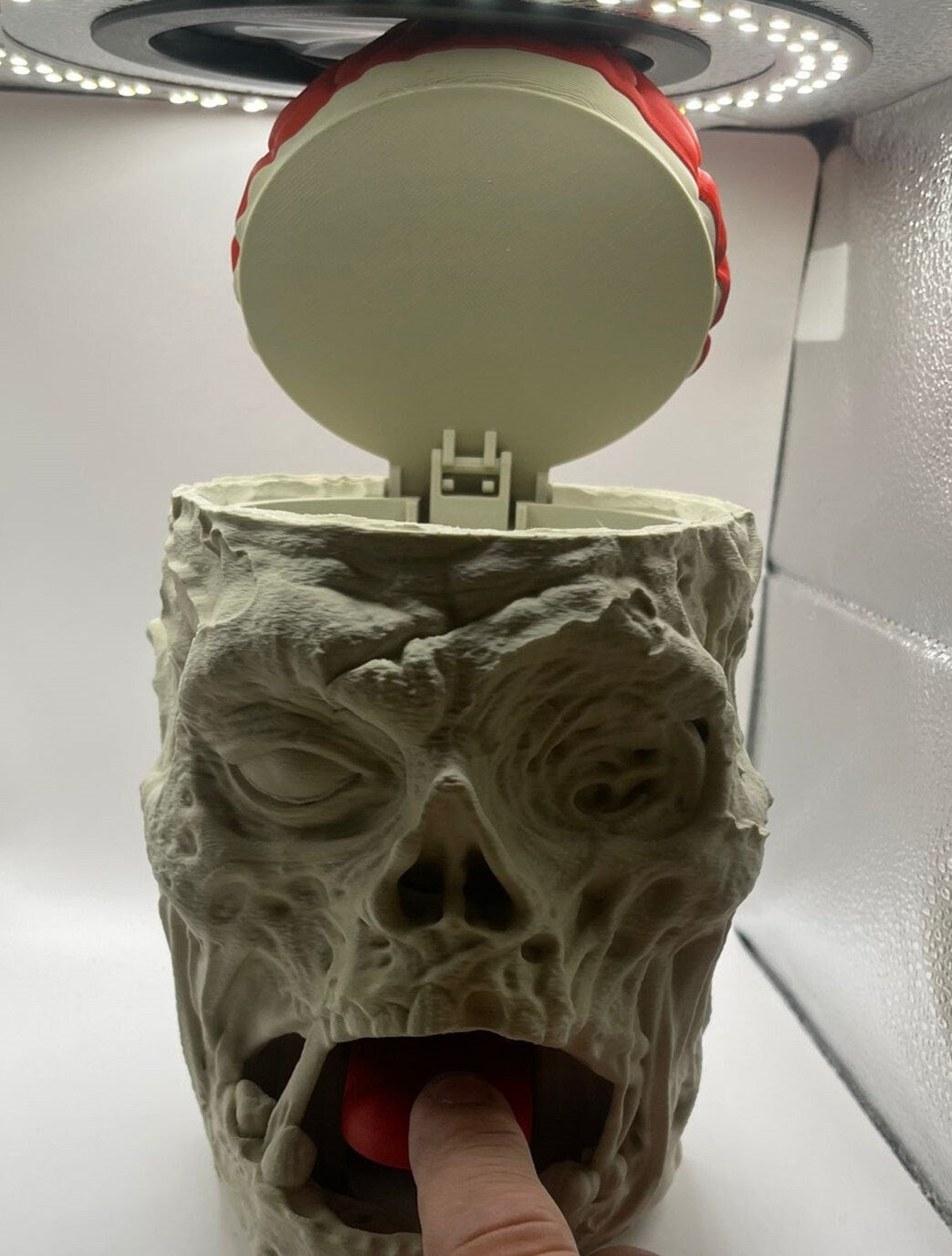 Zombie Decorative Container with Brain: Ideal for Horror Fans