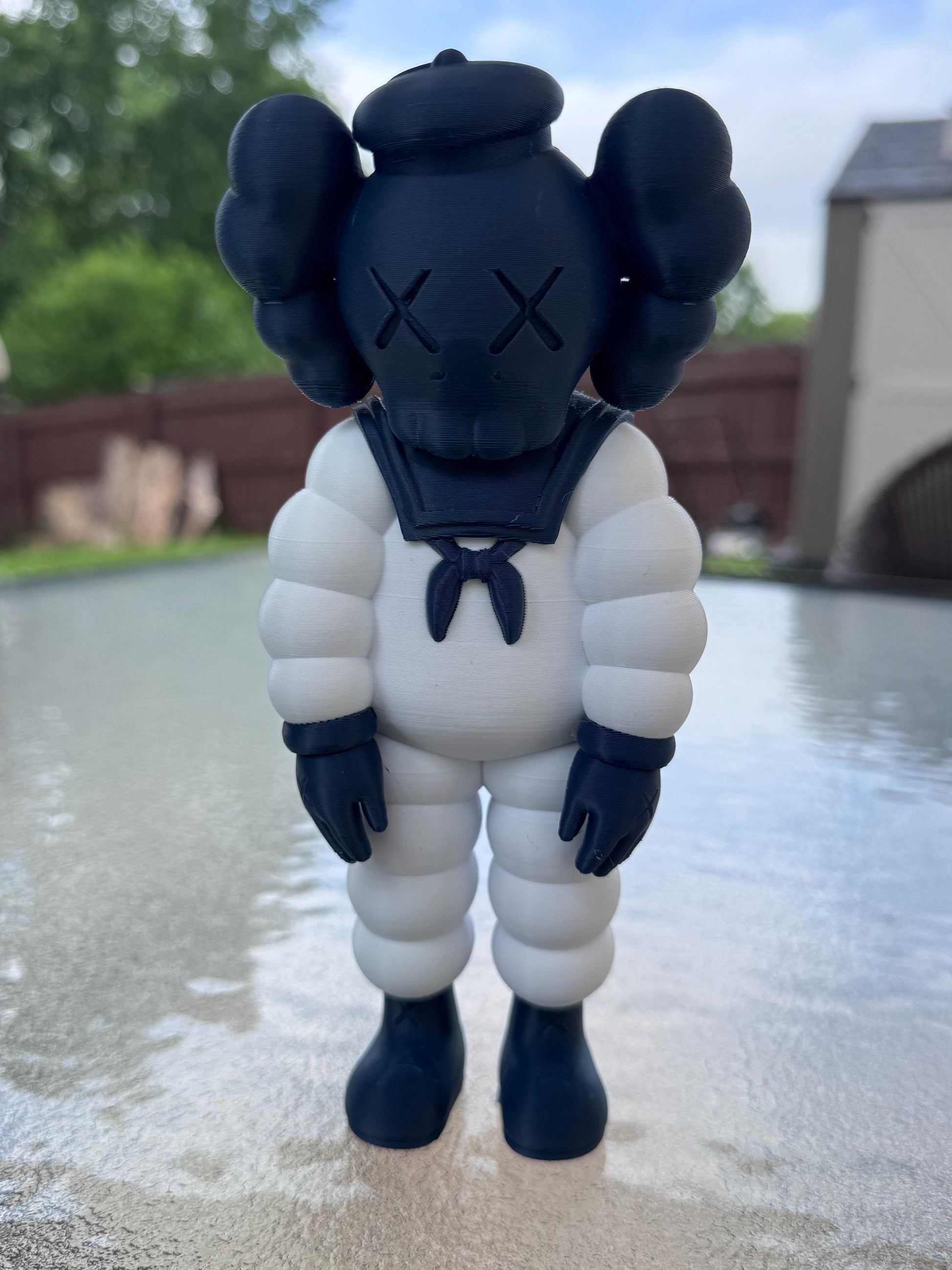 Modern Art Figurine – inspired Navy & White Edition